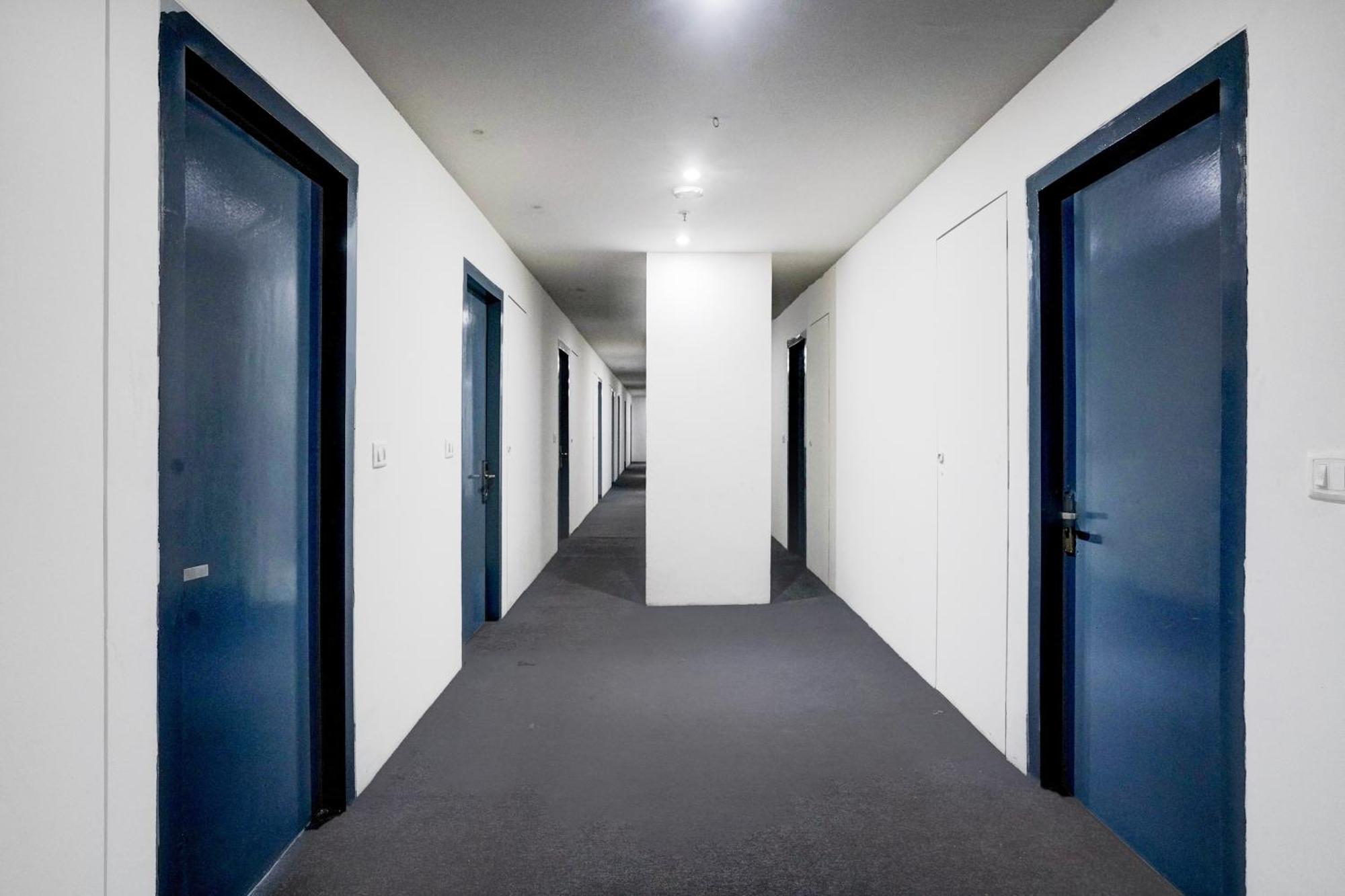 Super Townhouse Pbg Mall Vashi Turambhe Εξωτερικό φωτογραφία